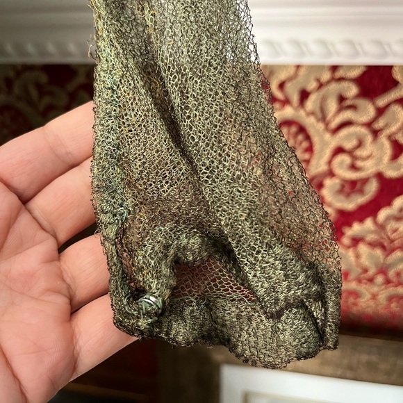 Romeo and Juliet Antique Velvet Dress - Picture 7 of 12